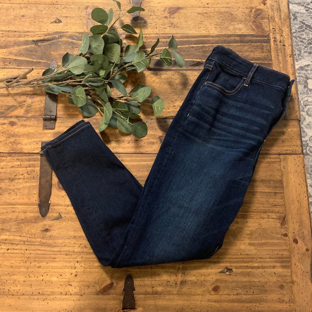 Women's American Eagle "The Dream Jean"- Plus Size